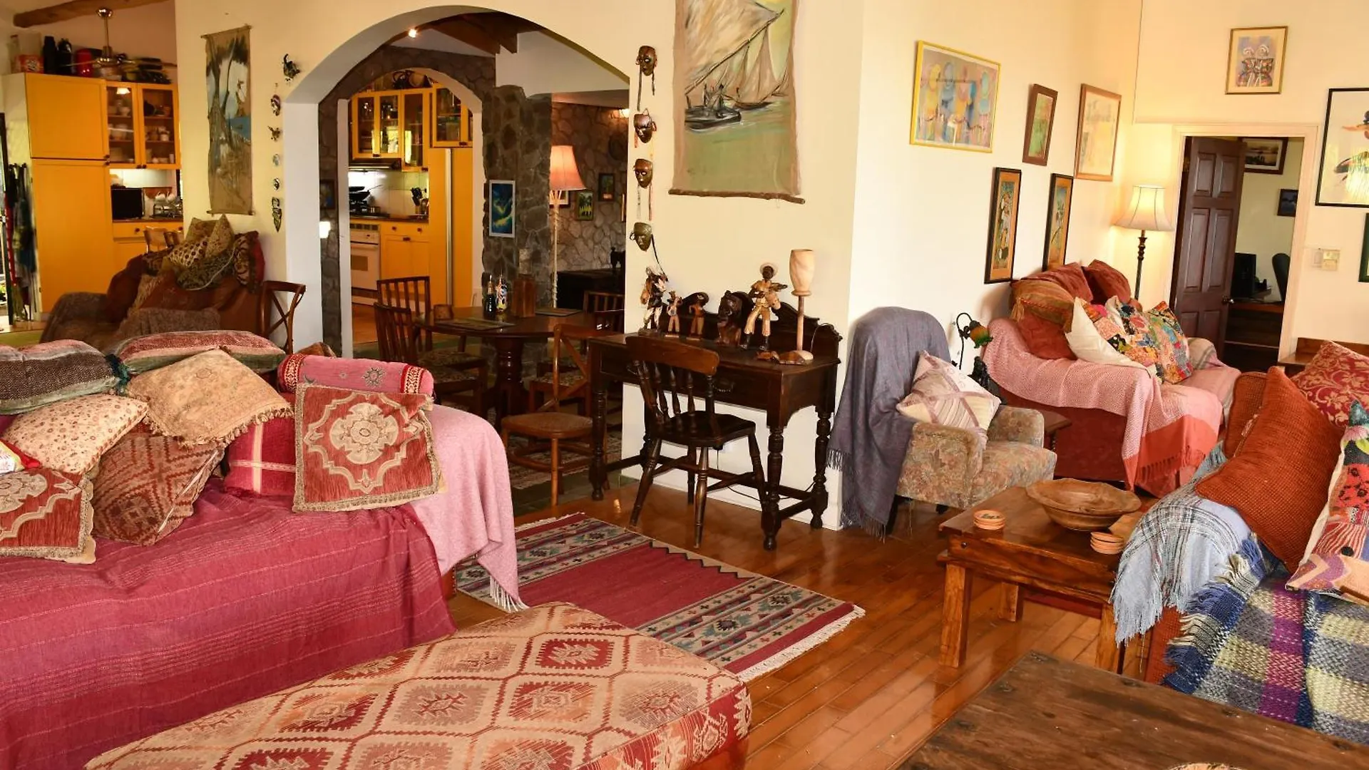 King Room Bed And Breakfast Main House Tanetane
